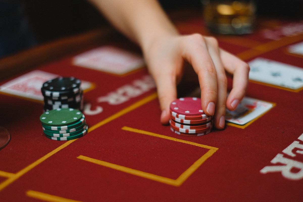 High Volatility vs Low Volatility Slots for Varied Betting Patterns and Player Expectations